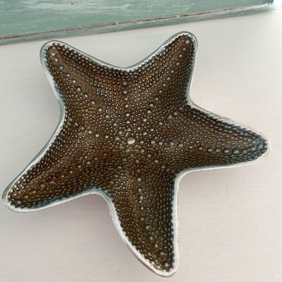 Mariposa Golden Brown Enamel on 100% Recycled Aluminum Starfish Tray from Mexico - Picture 2 of 5